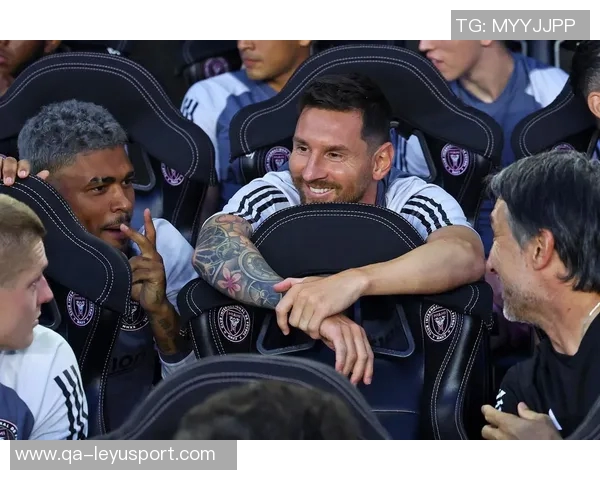 布斯克茨精准直塞助攻梅西单刀机会遗憾打偏错失良机 布斯克茨精准直塞助攻梅西单刀机会遗憾打偏错失良机